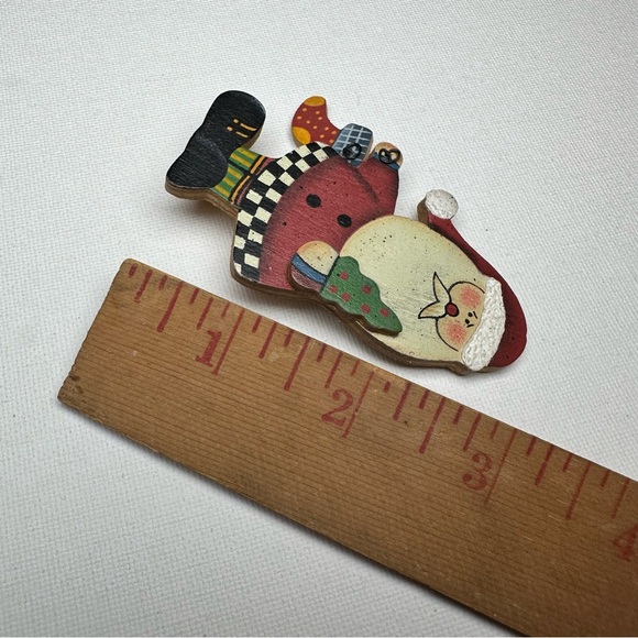 Hand Painted Wood Santa Claus Brooch Pin Folk Art Christmas - Picture 3 of 3